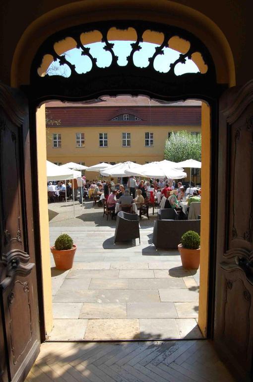 Hotel Vierseithof Luckenwalde Buitenkant foto