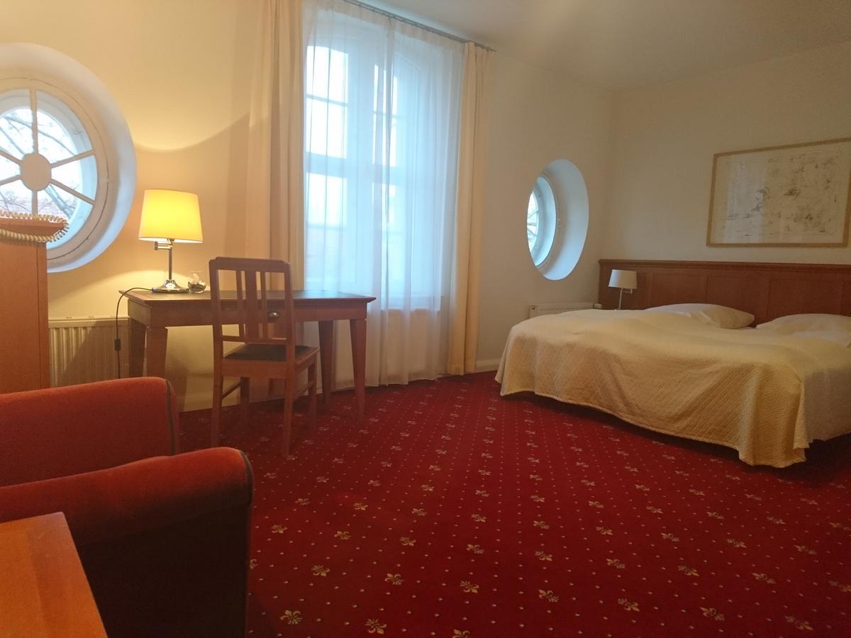 Hotel Vierseithof Luckenwalde Buitenkant foto