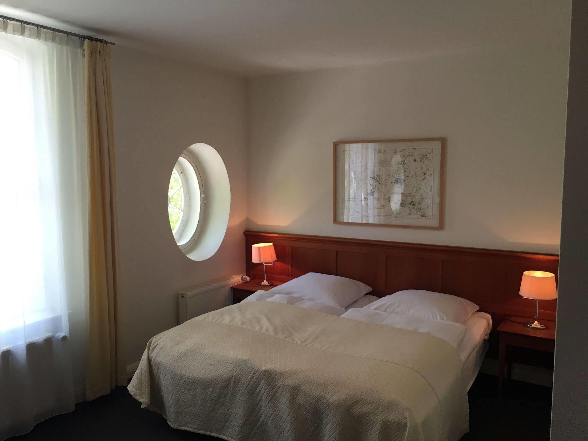 Hotel Vierseithof Luckenwalde Buitenkant foto