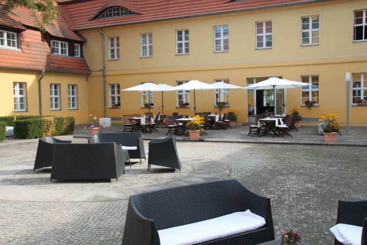 Hotel Vierseithof Luckenwalde Buitenkant foto